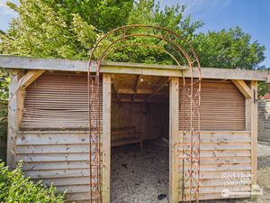 BBQ Hut- click for photo gallery